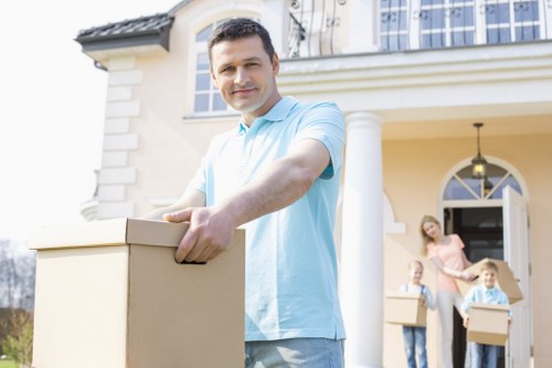 Prepared man and van service for Kentishtown move and storage run