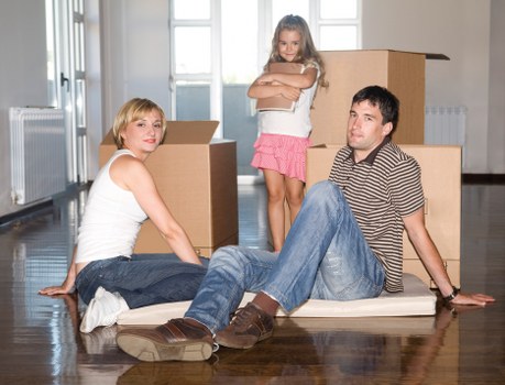 Careful packing and labeling for a Kentishtown moving process